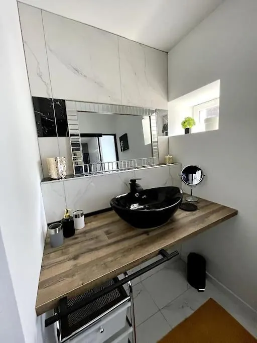 Escale Concarnoise, Confort Et Centre Ville A Pied Конкарно 0*,  Франция
